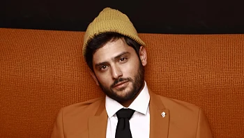 השחקן שכבש את המסך יוצא לדרך מוזיקלית עם אלבום בכורה מפתיע