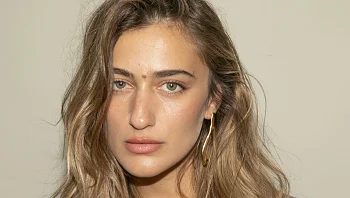 בעלה של השחקנית: "תראי את הציצי, בשביל מה התחתנתי?"