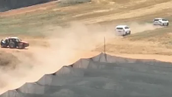 עם M-16, אקדחים וחומר דליק: חשודים נתפסו ברכב גנוב בשפלה