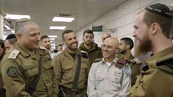 שולטים בכיפה: מי מפחד מהקצינים הדתיים בצה"ל?
