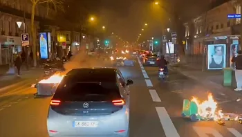 לילה של כאוס בפריז לאחר זכיית פ.ס.ז': כ-300 נעצרו, עשרות נפצעו