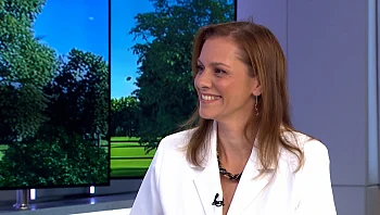 חשיבות ההומור והקלילות ביצירת אווירה חיובית בבית עם שרית מאיר