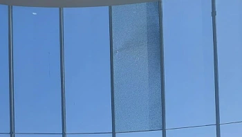 חלון בבית המשפט העליון נופץ מ"כלי ירייה"; שב"כ מעורב בחקירה