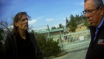 "כל מה שעבדתי עליו יקרוס": העימות בין המורה הנערץ לנפגעיו