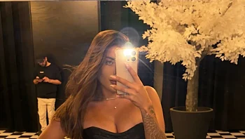 בתמונה חשופה בבגד ים - ספיר בורגיל מודה: "אין לי תיאבון"