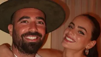 תסמינים של חזרה: עומר אדם ויעל שלביה קרובים מתמיד