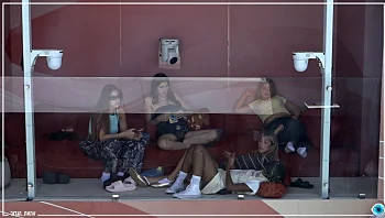 "אי אפשר להכיל את זה": הבנות בשיחה על אנה