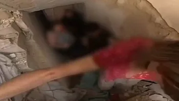תיעוד דרמטי: החילוץ מהמקלט בת"א בבניין שנפגע מטיל | צפו
