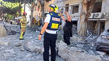  החובש שפינה פצועים מהזירה לאחר שביתו נפגע: "הכול היה שחור"