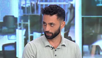 יחכה לה? כך טל הגיב להתקרבות של מאי וארז