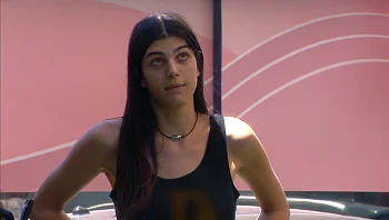 "מה כל כך מפריע לך בי?": הפיצוץ של אלאיה ומאי