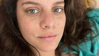שחקנית העבר שוברת שתיקה: "תלושה וריקה מאין כמוני"