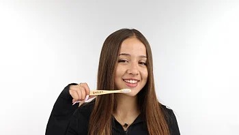 האם זה סוף עידן טיפולי ההלבנה בישראל? ישראלים נוטשים את הטיפולים היקרים, ובצדק