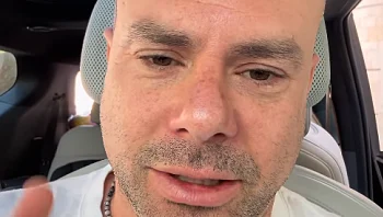 שוק: כוכב הילדים הנשוי שנצפה באפליקציות היכרויות