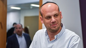 המחוזי הפך את ההחלטה: הריאיון עם פלדשטיין לא יועבר למשטרה