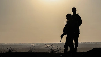 קצין ולוחם בהנדסה קרבית נפצעו קשה מפיצוץ מטען בדרום הרצועה