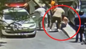 תיעוד דרמטי: מתנפלים על הקורבן, מכניסים לרכב - וחוטפים לאור יום