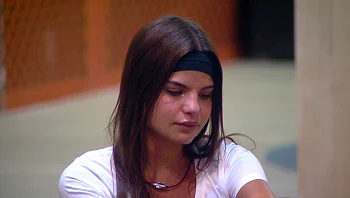 "את לא פסיכולוג": אחרי שחשפה את החרדה החברתית - שירז עונה ליוכי