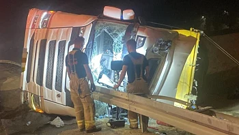 בן 26 נהרג בהתהפכות משאית בנגב, 2 הולכי רגל נפצעו קשה ברחבי הארץ