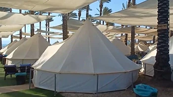אוהל ממוזג במחיר של וילה: למה "גלמפינג" יקר כל כך?