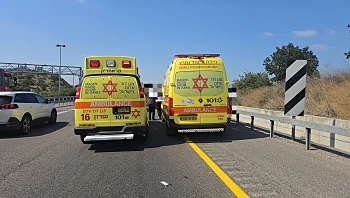 תאונה קטלנית בכביש 6: בן 14 נהרג בהתנגשות בין שתי משאיות