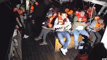 "מצב חירום" ופעילים עם אפודים במשט לעזה: "ספינות מתקרבות"