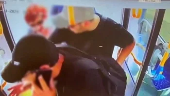 "שיטת הסנדוויץ'": נעצרה הכנופיה ששדדה יותר מ-120 קשישות
