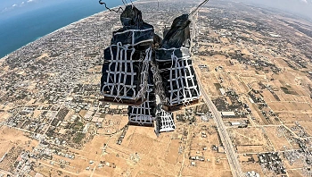 120 חבילות סיוע הוצנחו בעזה; מחבלים חוסלו בלבנון ובשומרון
