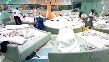 הדיירים מתפנקים בחברת ניקיון שמצחצחת את הבית