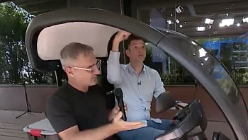 כך שומרים בני הגיל השלישי על חופש התנועה