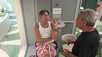 ״שתי טינופות״: דרור מתפוצץ ויורה לכל הכיוונים