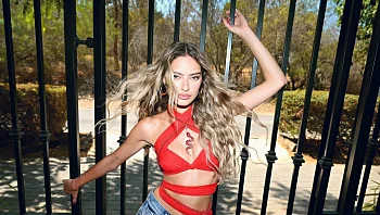 יוצאת "האח הגדול" בצעד נוסף בקריירה, וחושפת צד שלא הכרנו