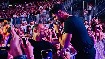 בלדה לחובש: עידן עמדי עצר את המופע - והודה לאיש שהציל את חייו