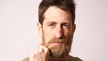 "את ליבי נטשה הגאווה": המוזיקאי המוכשר מוריד את כל המסכות