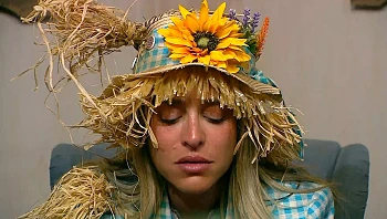 "אף אחד לא סובל אותי": יוכי נשברת בחדר האח