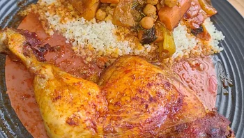 שזוף, חתיכי ונחשק: עוף קרדשיאן של מאמא אתי אביטל