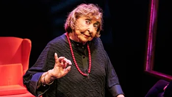 בגיל 95, ליא קניג מדברת על צעצועי מין – ומצחיקה עד כאב