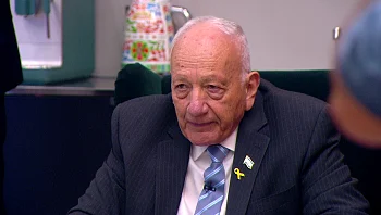 בוז'י, מאחוריך: תרצה מגלה לראשונה מי הוא נשיא המדינה - וזה קורע