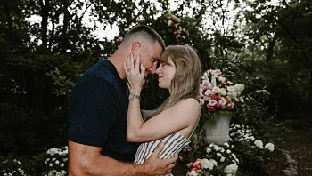 סיפור אהבה אמיתי: השירים הכי רומנטיים של טיילור סוויפט