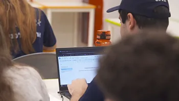 מבחן הבינה: האם תלמידים שנעזרים ב-AI זוכרים את החומר?