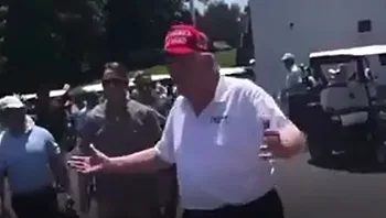 לאחר גל שמועות על מותו: טראמפ תועד מחוץ לבית הלבן