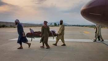 רעידת אדמה עוצמתית באפגניסטן: יותר מ-800 נהרגו, 2,000 נפצעו