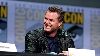 כוכב "אופוריה" בדמעות על אבחון ה-ALS: "צד ימין הפסיק לעבוד"