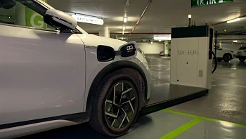 מטען על גלגלים: הרובוט שיפתור את הבעיה המרכזית ברכבים החשמליים