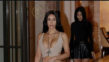 קים קרדשיאן בירכה את חברתה הישראלית לעיני מיליוני עוקבים