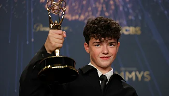 פרסי האמי 2025: כל הזוכים הגדולים – והמתקפה נגד ישראל