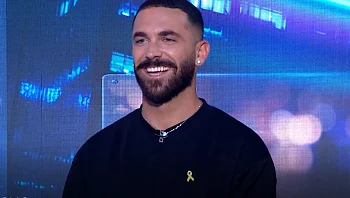 "יש לשני מיליון סיבות לחזור אליך": נבחרת הצחוק פוגשת את יובל