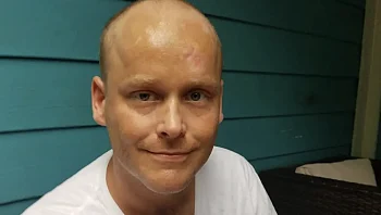 מזעזע: גבר התמוטט במסעדה ומת – העובדים הוציאו אותו לרחוב