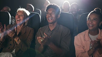 מחזות זמר, דרמות והפתעות: ההצגות שלא תרצו לפספס בשנה הבאה