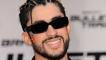 סערת מופע מחצית הסופרבול: האם באד באני יוחלף בזמר אחר?